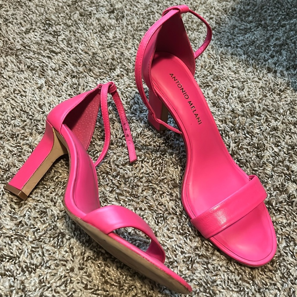 Antonio Melani (New) strapped pink heel BARELY USED HOT PINK